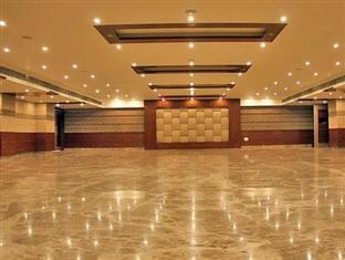 The Grand Thakar Hotel Rajkot Exterior foto